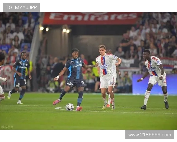 马赛4比0大胜十人洛里昂 格林伍德传射帕瓦尔建功 马赛4比0大胜十人洛里昂 格林伍德传射帕瓦尔建功